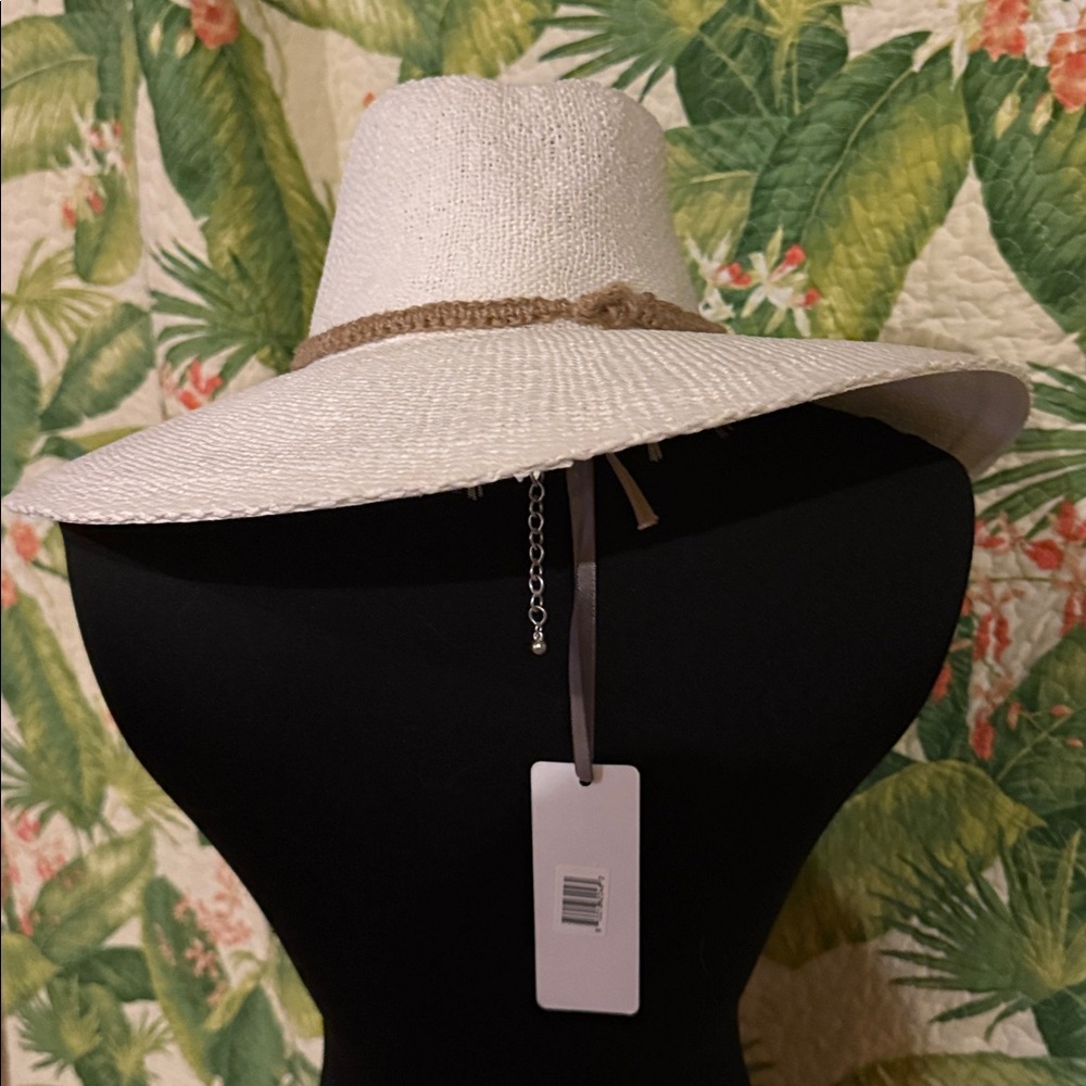 NIKKI BEACH Barbados Floppy Fedora Sun Hat in White with Cowrie Shells - Picture 4 of 11